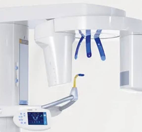 Dental cone beam C T scanning device